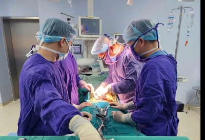 Người đàn ông tự bẻ gãy “của quý”.