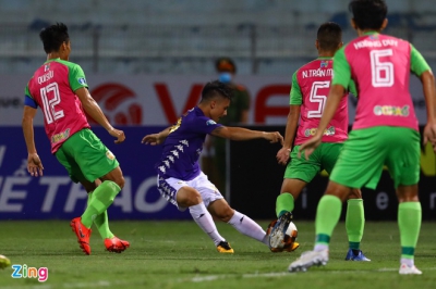 Đương kim v&ocirc; địch đ&egrave; bẹp đối thủ đến từ giải Hạng Nhất