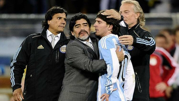 Maradona kh&ocirc;ng chọn Messi l&agrave; cầu thủ vĩ đại nhất thế giới