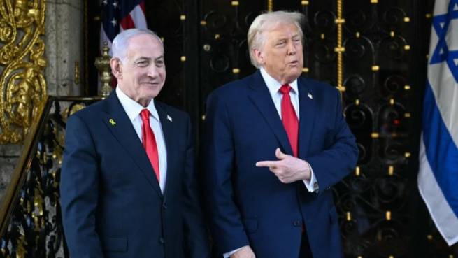 &Ocirc;ng Donald Trump bối rối trước việc Moscow c&aacute;o buộc Ukraine &ldquo;tấn c&ocirc;ng tư dinh tổng thống Nga"