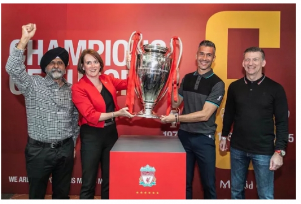 Cựu danh thủ Luis Garcia giới thiệu c&uacute;p Champions League ở Việt Nam