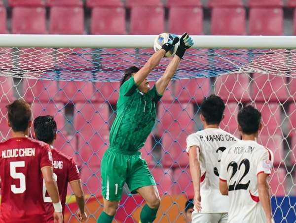 Thủ m&ocirc;n B&ugrave;i Tiến Dũng: "Xin cảm ơn những s&oacute;ng gi&oacute; tuổi 23"