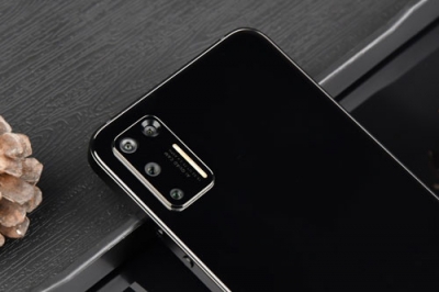 Smartphone chip S855 Plus, RAM 12 GB, 4 camera sau, giá cực sốc