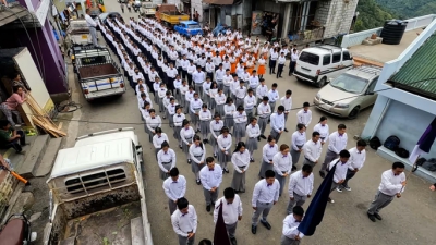 199 thành viên của gia đình lớn nhất thế giới sống cùng một mái nhà