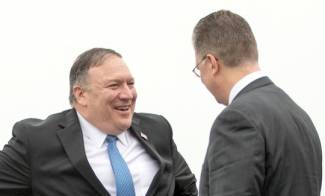 Th&aacute;p t&ugrave;ng Tổng thống Trump, chuy&ecirc;n cơ Ngoại trưởng Pompeo đ&atilde; tới Nội B&agrave;i
