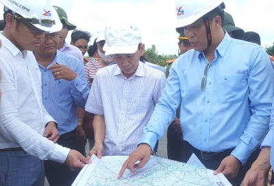 Sẵn s&agrave;ng cho ng&agrave;y kh&aacute;nh th&agrave;nh cầu V&agrave;m Cống