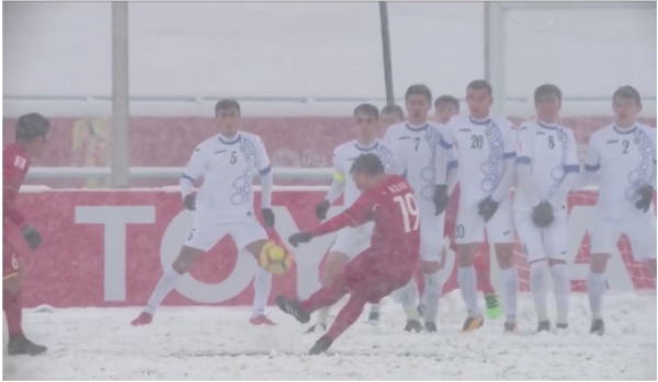 "Cầu vồng trong tuyết" của Quang Hải thắng tuyệt đối nhờ cộng đồng mạng Việt Nam