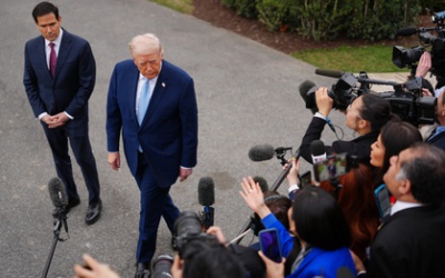 Tổng thống Mỹ c&acirc;n nhắc &ldquo;xuống thang&rdquo; chiến dịch Trung Đ&ocirc;ng, Iran đe dọa "g&acirc;y bất ngờ"