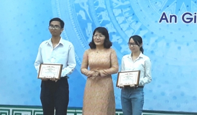 Ấm lòng những thủ khoa nghèo ngày đầu năm mới