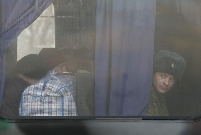Ukraine ra điều kiện thả 25 công dân và 72 chiến binh Nga