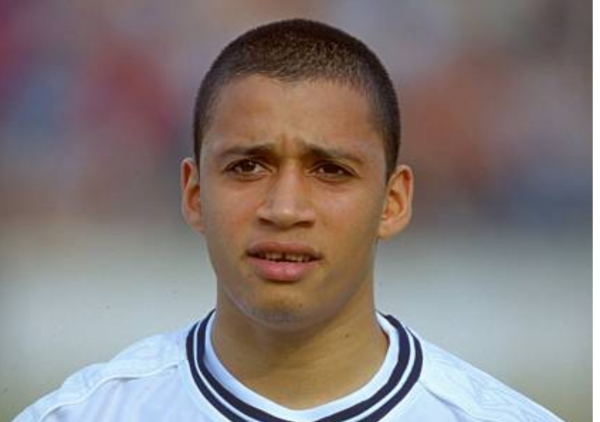 Sao Ngoại hạng Anh vừa đ&aacute; b&oacute;ng vừa v&ocirc; địch đấm bốc chuy&ecirc;n nghiệp