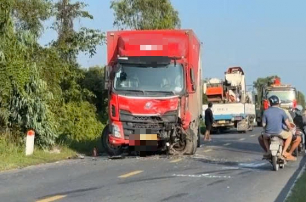 Hiện trường vụ tai nạn giao thông nghiêm trọng ở Long An