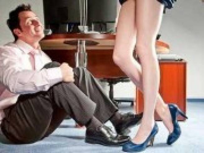 B&iacute; mật của bố với c&ocirc; gi&uacute;p việc