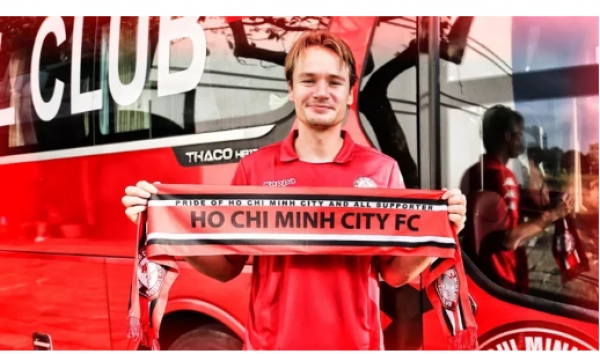 Đồng đội của Zlatan Ibrahimovic, Viktor Prodell kho&aacute;c &aacute;o CLB TP HCM trong m&ugrave;a mới