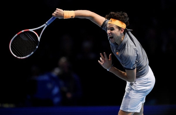 Điều th&uacute; vị ở tay vợt vừa đ&aacute;nh bại cả Federer lẫn Djokovic