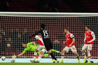 Arsenal ch&iacute;nh thức sa thải HLV Emery, nổ b&ugrave;ng khủng hoảng