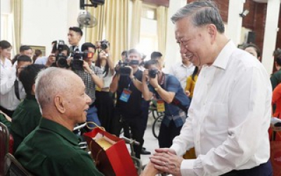 Tổng B&iacute; thư T&ocirc; L&acirc;m: C&ocirc;ng t&aacute;c &ldquo;Đền ơn đ&aacute;p nghĩa&rdquo;, &ldquo;Uống nước nhớ nguồn&rdquo; l&agrave; mệnh lệnh từ tr&aacute;i tim