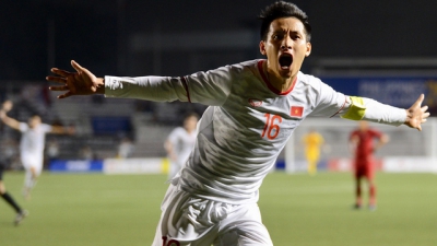 Quả b&oacute;ng v&agrave;ng Việt Nam 2019 kh&oacute; tho&aacute;t khỏi tay của H&ugrave;ng Dũng