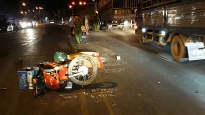 Xe m&aacute;y đụng xe ben, 1 sĩ quan qu&acirc;n đội tử nạn