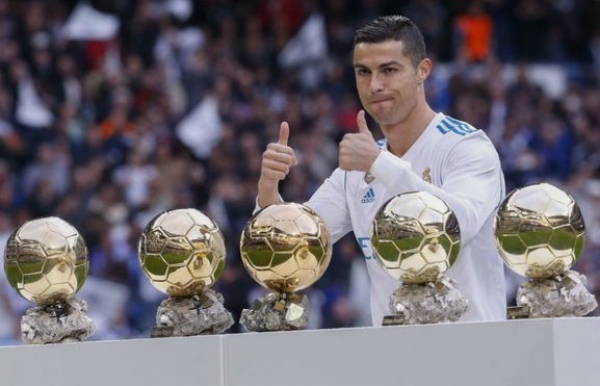 Ronaldo được truyền th&ocirc;ng &Yacute; "trao sớm" Quả b&oacute;ng v&agrave;ng 2019