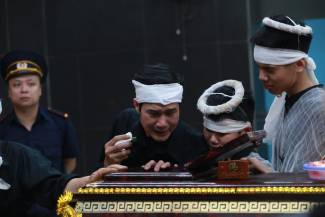 Nghẹn ng&agrave;o tiễn biệt nữ c&ocirc;ng nh&acirc;n m&ocirc;i trường tử nạn