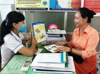 Tầm so&aacute;t ung thư cổ tử cung cho 479 c&ocirc;ng đo&agrave;n vi&ecirc;n
