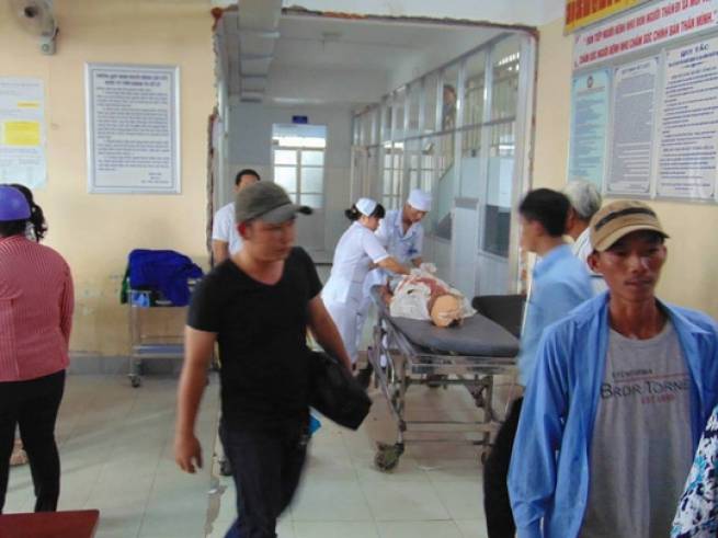 Kẻ nghi ng&aacute;o đ&aacute; truy s&aacute;t kinh ho&agrave;ng khiến 11 người thương vong
