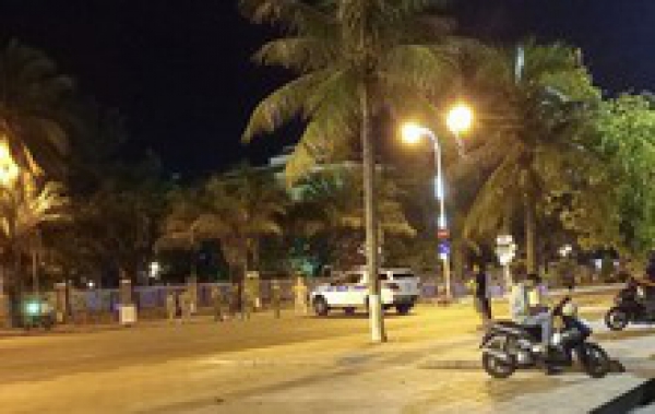 Thông tin ban đầu vụ người đàn ông lao xe vào trụ sở UBND tỉnh Khánh Hòa