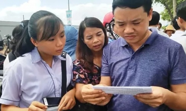 Thí sinh thi lại, phụ huynh dọa kiện