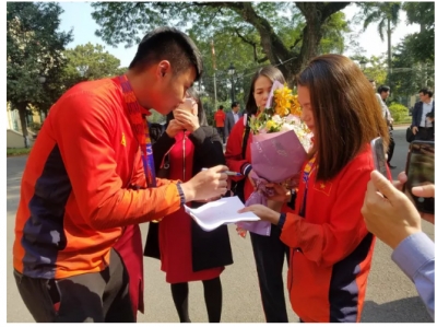 Thủ m&ocirc;n Văn Toản tiết lộ về ph&uacute;t xuất thần, cản ph&aacute; penalty