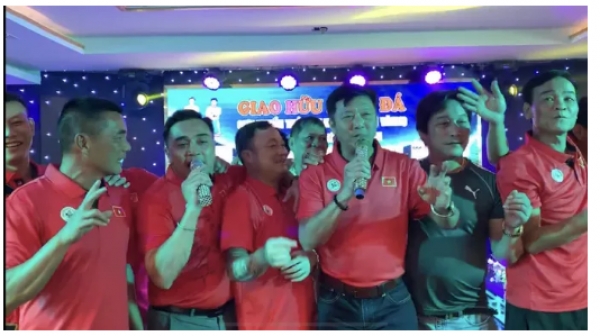 Nghị định 100 v&agrave; chuyện cầu thủ Việt ủng hộ "Uống rượu bia, kh&ocirc;ng l&aacute;i xe"