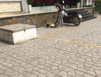 B&eacute; trai rơi từ ban c&ocirc;ng tầng cao t&ograve;a nh&agrave; tử vong thương t&acirc;m