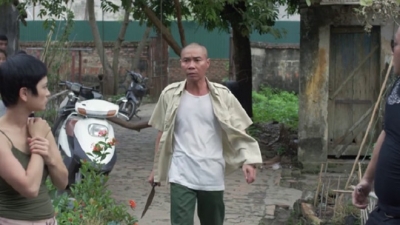 Công Lý phản ứng &quot;lạ&quot; khi đi rửa xe bị nhận ra, dàn sao Việt bình luận rôm rả