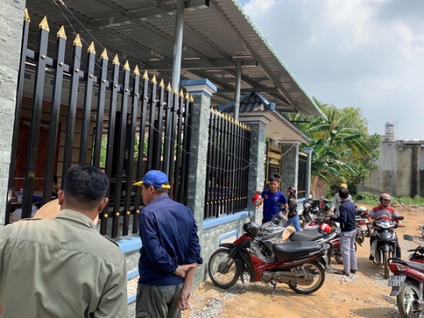 N&Oacute;NG: Chồng chết, vợ bỏng nặng sau tiếng la h&eacute;t ở căn nh&agrave; kh&oacute;a k&iacute;n