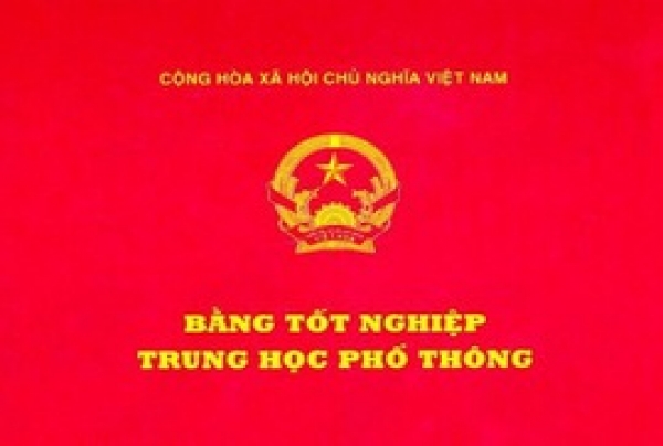 Sử dụng bằng THPT kh&ocirc;ng "hợp lệ", trưởng ph&ograve;ng gi&aacute;o dục bị&hellip; khiển tr&aacute;ch