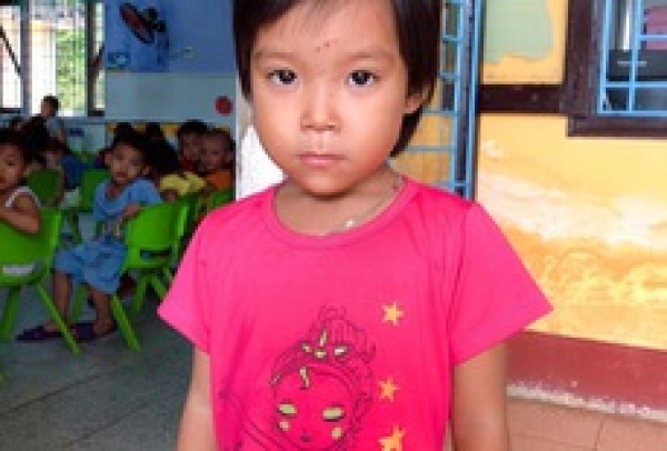 Nỗ lực t&igrave;m người th&acirc;n ch&aacute;u b&eacute; bị lạc tr&ecirc;n b&atilde;i biển