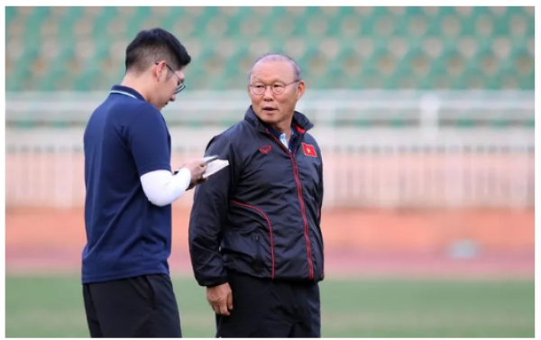 V&igrave; sao trợ l&iacute; tiếng Anh của HLV Park Hang-seo nghỉ việc?