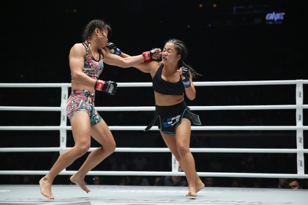 Bi Nguyễn ngậm ng&ugrave;i nhận thất bại trước "Nữ ho&agrave;ng Muay Th&aacute;i"