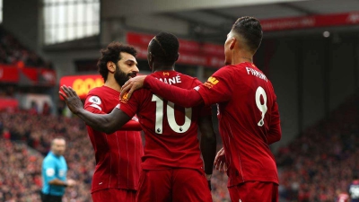 N&Oacute;NG: Ngoại hạng Anh ch&iacute;nh thức được ph&eacute;p quay trở lại