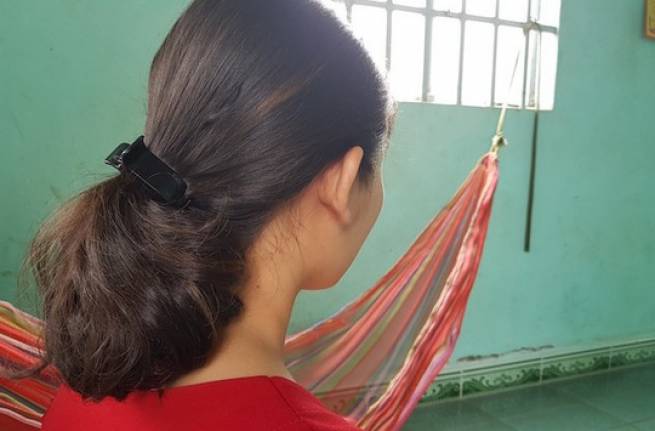 Cho th&ocirc;i việc ph&oacute; trưởng c&ocirc;ng an x&atilde; bị tố s&agrave;m sỡ thiếu nữ 16 tuổi