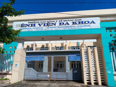 Cán bộ, giảng viên ở Quảng Nam ngừng việc tập thể đi làm lại, tiếp tục chờ lương
