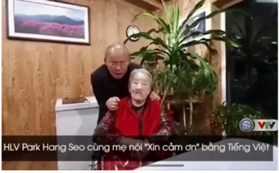 HLV Park Hang-seo g&acirc;y sốt khi tập cho mẹ n&oacute;i c&acirc;u "Xin c&aacute;m ơn" bằng tiếng Việt