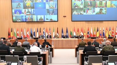 NATO họp khẩn, hoài nghi đóng góp &quot;rất nhỏ&quot; của Mỹ dành cho Ukraine