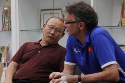 HLV Park Hang-seo nhận th&ocirc;ng tin về Th&aacute;i Lan từ "mật th&aacute;m" đặc biệt