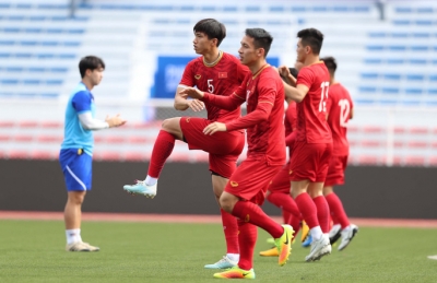 Tuyển Việt Nam kh&ocirc;ng ngại bị quay l&eacute;n