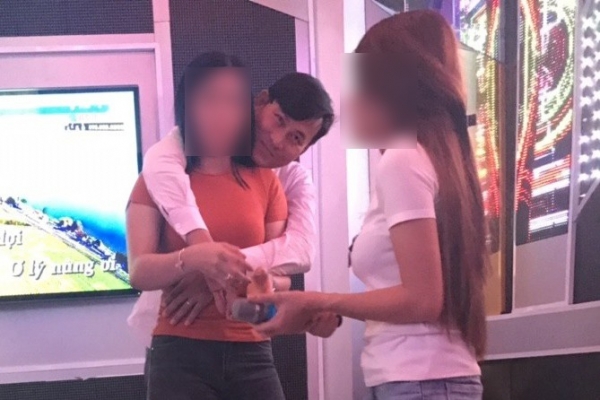 B&agrave; Rịa&ndash;Vũng T&agrave;u: L&agrave;m r&otilde; h&igrave;nh ảnh c&aacute;n bộ c&oacute; h&agrave;nh vi phản cảm trong ph&ograve;ng karaoke