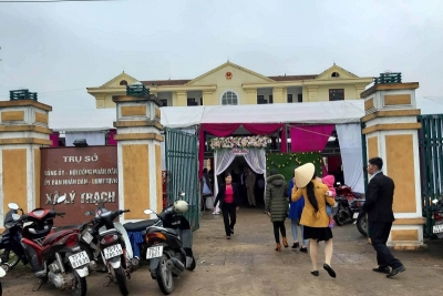 Vụ cưới con c&aacute;n bộ ở trụ sở UBND: Đề nghị kỷ luật B&iacute; thư x&atilde;