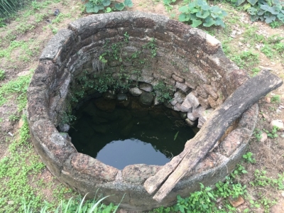 N&eacute;m con 1 tuần tuổi xuống giếng v&igrave; m&acirc;u thuẫn với vợ