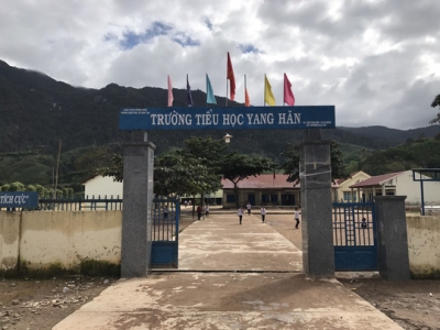 Tạm đình chỉ công tác hiệu trưởng có dấu hiệu xén tiền học sinh nghèo