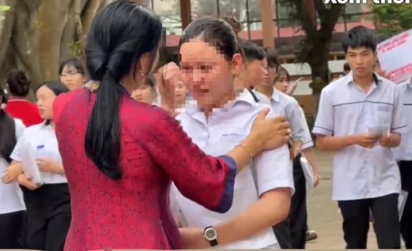 Đề thi THPT qu&aacute; kh&oacute;: Th&iacute; sinh &ldquo;trở tay kh&ocirc;ng kịp&rdquo;, phụ huynh lo lắng